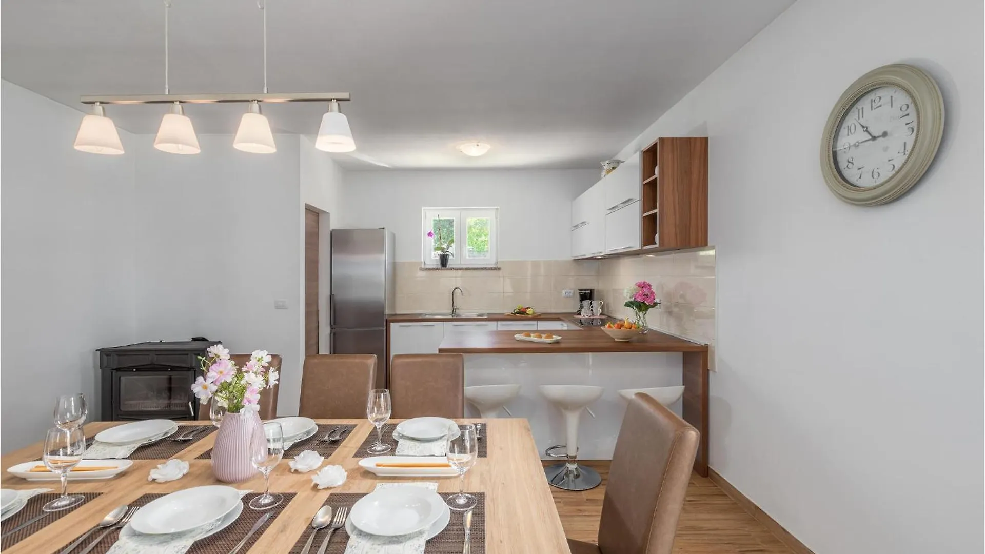 Awesome Home In Orihi With Kitchen Casa vacanze