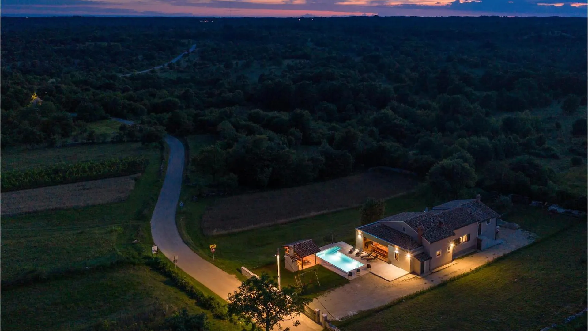 Awesome Home In Orihi With Kitchen Casa vacanze