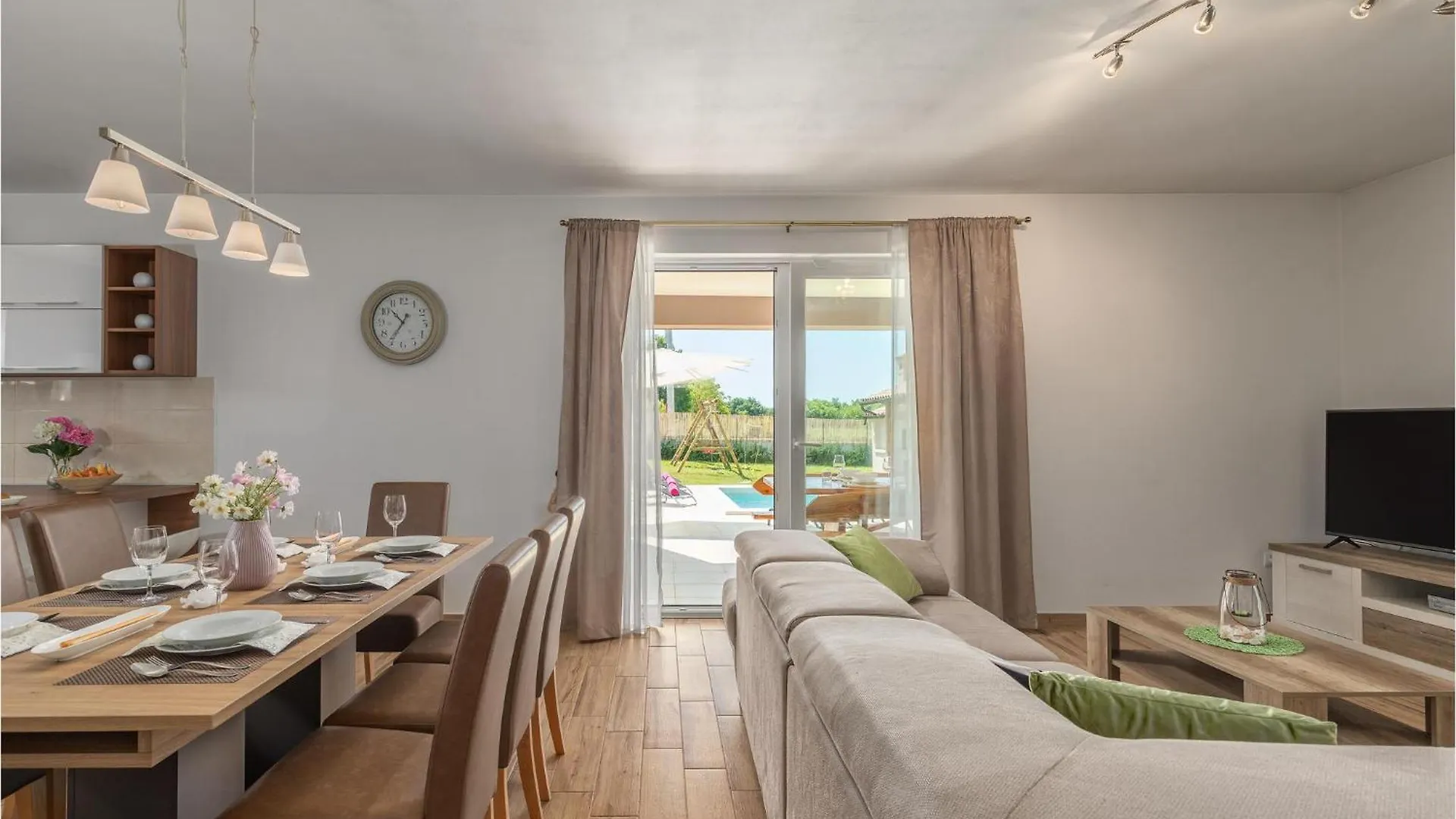 Casa vacanze Awesome Home In Orihi With Kitchen