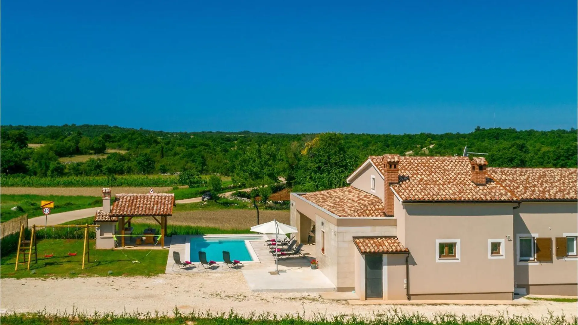 Awesome Home In Orihi With Kitchen Croazia