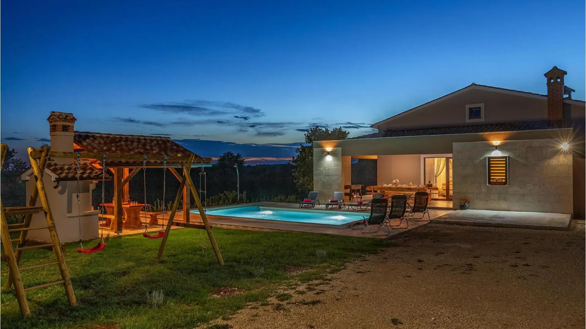 Casa vacanze Awesome Home In Orihi With Kitchen